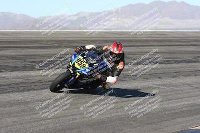 media/Jan-16-2026-CVMA Friday Practice (Fri) [[6f2bf47531]]/5-Racer 4-Trackday1/Session 2 (Bowl)/